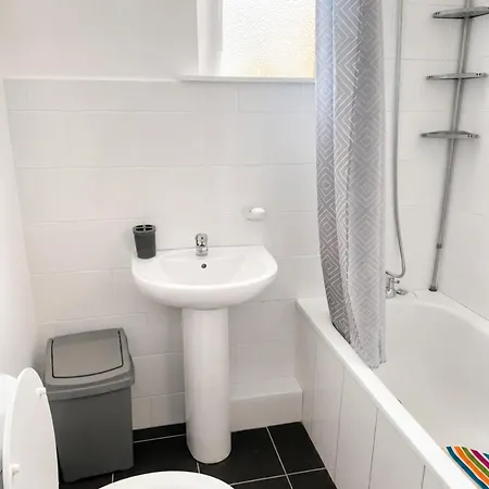 Contractor Near Bae, Sleeps 4, Wifi Apartamento