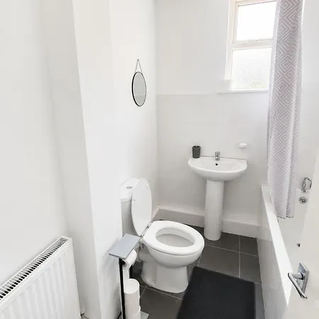 Contractor Near Bae, Sleeps 4, Wifi