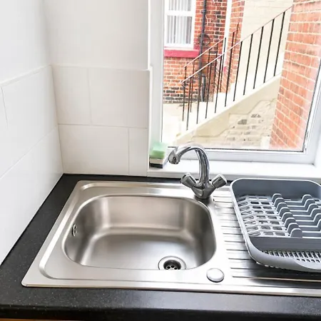 Contractor Near Bae, Sleeps 4, Wifi *